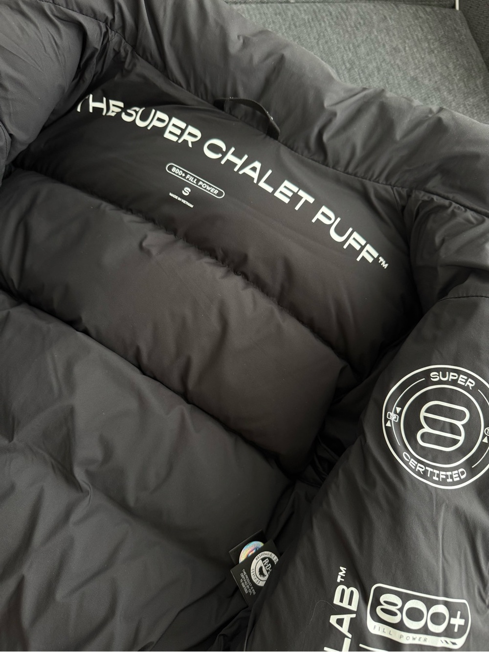 **SOLD**✨Aritzia Super Chalet Puff 800 fill Black Winter Puffer Jacket - Picture 6 of 13